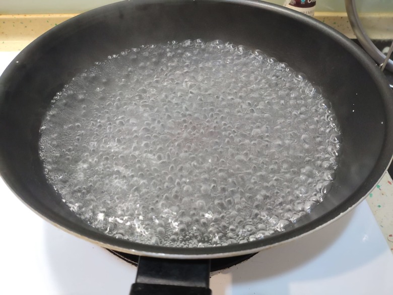 巷口麵店傳說:把簡單的料理做到極致的"橄欖油蒜香義大利麵"