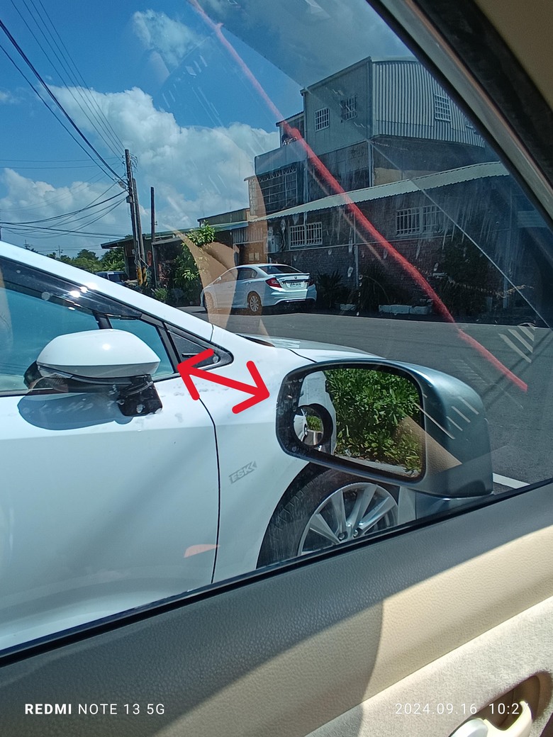 新手駕駛倒車入庫的方法