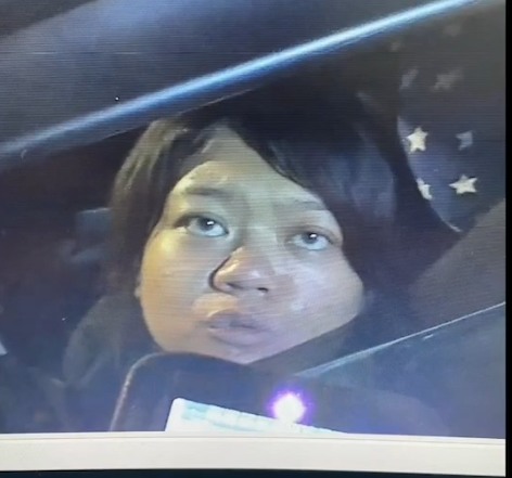 深夜攔檢，派出所長遭毒蟲拖行衝撞