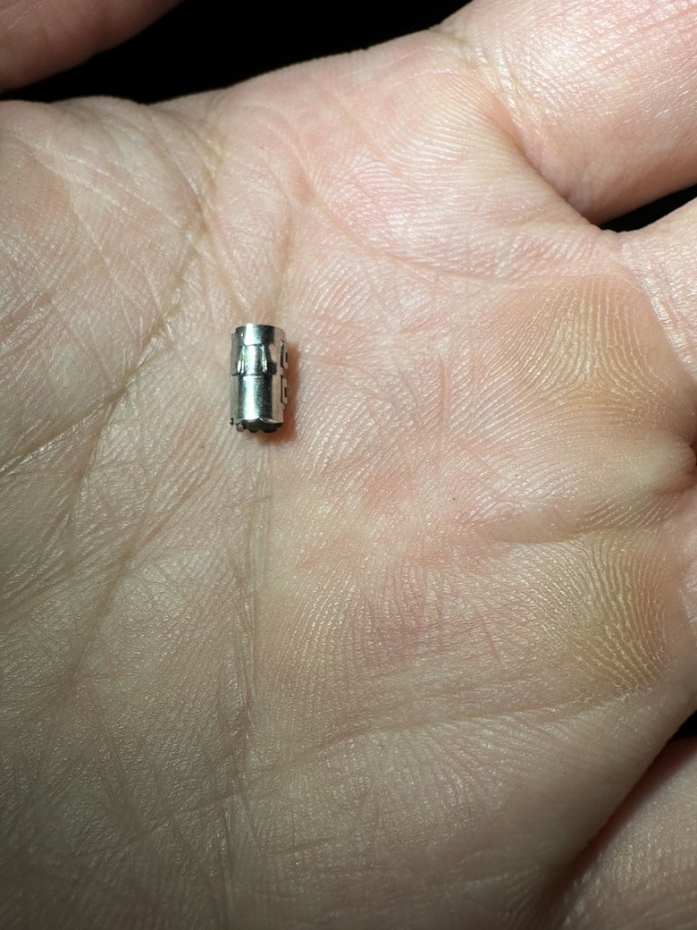 請問如何拆卸BMW電腦插頭的pin