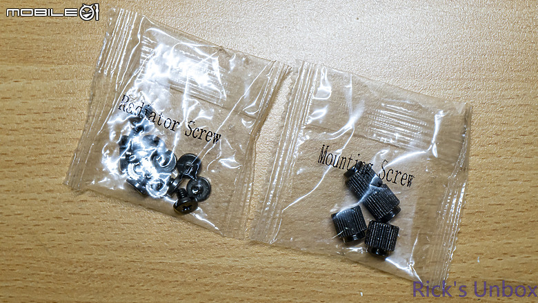 【開箱】冰炫風降溫效果的"冰旋峰"水冷 | darkFlash DN360S 冰旋峰 LCD WHITE