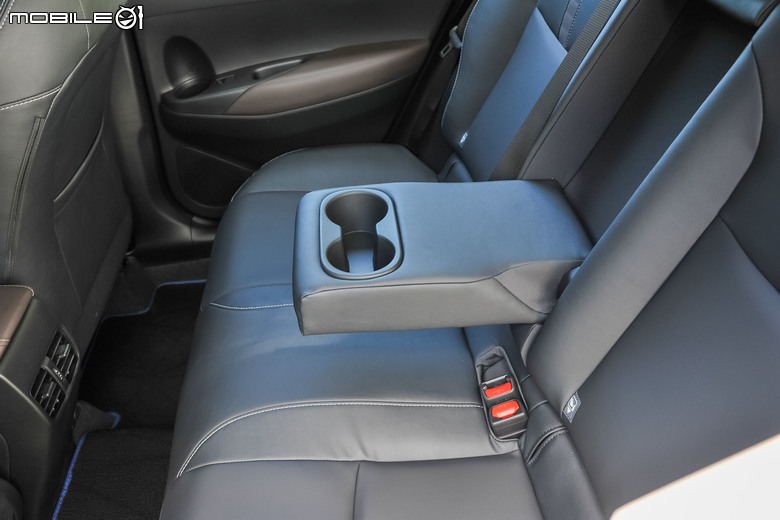 Toyota Corolla Cross 油電旗艦版試駕|內外的小地方升級、繼續成就神車的地位!