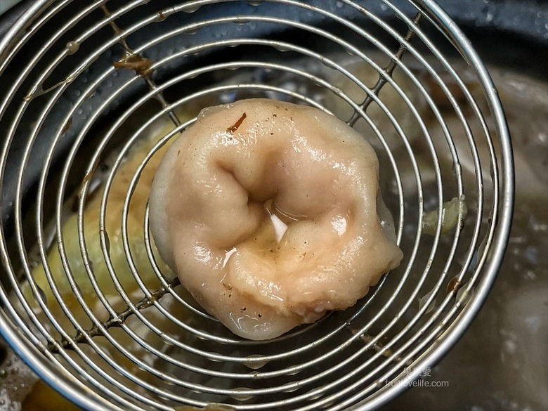 點我看大圖 炭燒羊肉爐火鍋,湯頭好喝,羊肉肉質軟嫩,秋冬進補、聚餐好地方