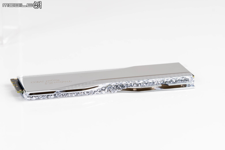 芝奇 G.Skill Trident Z5 Royal Neo 皇家戟 EXPO DDR5-8000 超頻記憶體開箱實測 將 AMD 平台推向更高時脈效能