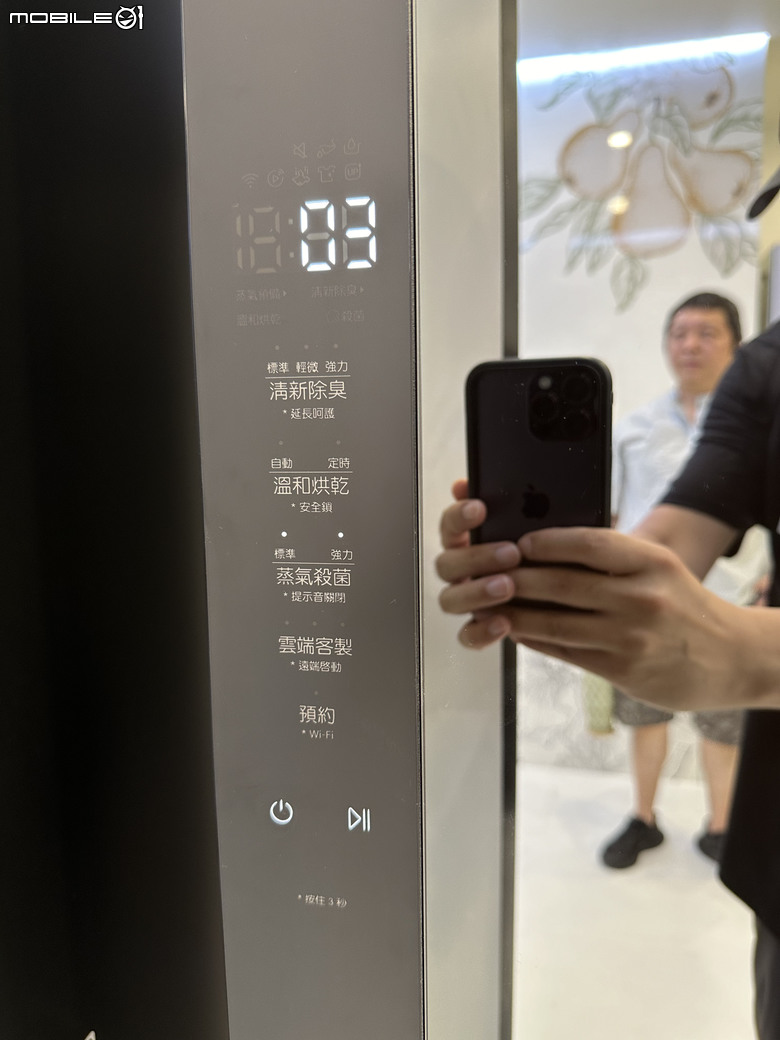 【現場體驗】LG Styler 蒸氣電子衣櫥第二代，內建高壓蒸氣掛燙機，AI護理衣物