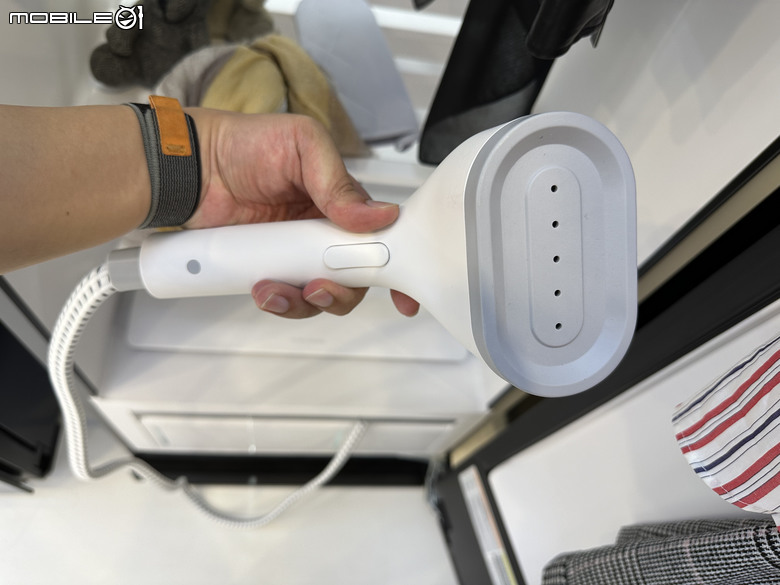 【現場體驗】LG Styler 蒸氣電子衣櫥第二代，內建高壓蒸氣掛燙機，AI護理衣物