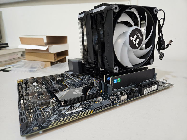 【開箱】雙塔奇城!TT曜越 ASTRIA 600 ARGB主板連動版CPU散熱器(主機板風扇)