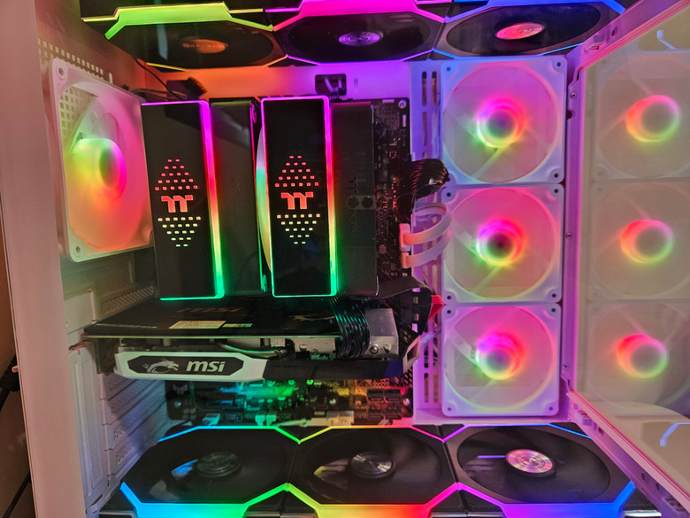 【開箱】雙塔奇城!TT曜越 ASTRIA 600 ARGB主板連動版CPU散熱器(主機板風扇)