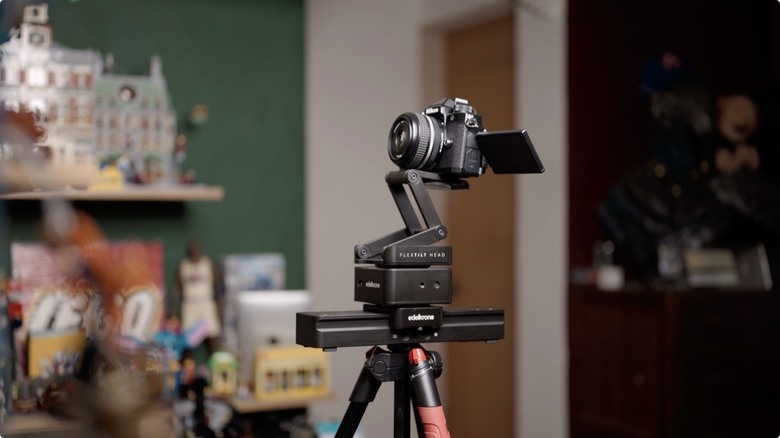 Nikon Zf 開箱 + 拍照、N-Log 錄影實測！把 Z9、Z8 旗艦功能塞進 FM2 的經典外型，一台能夠體驗百年光學魅力，連 Leica、Sony 鏡頭也能轉接的「有靈魂的相機」