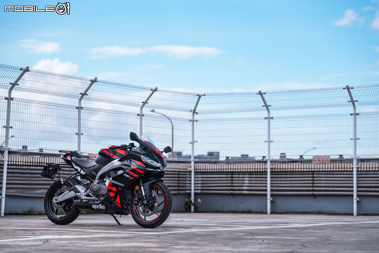Aprilia RS 457試駕|藏不住的武鬥派熱血!同級最強雙缸小獅王!