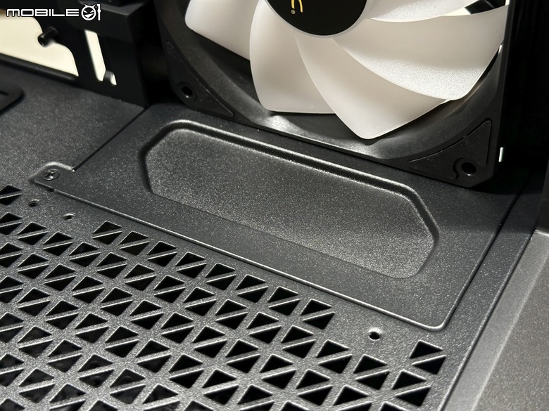 無光黑色信仰貓頭鷹 ft. Antec C7 ARGB