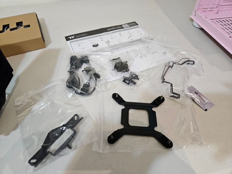 【開箱】雙塔奇城!TT曜越 ASTRIA 600 ARGB主板連動版CPU散熱器(主機板風扇)