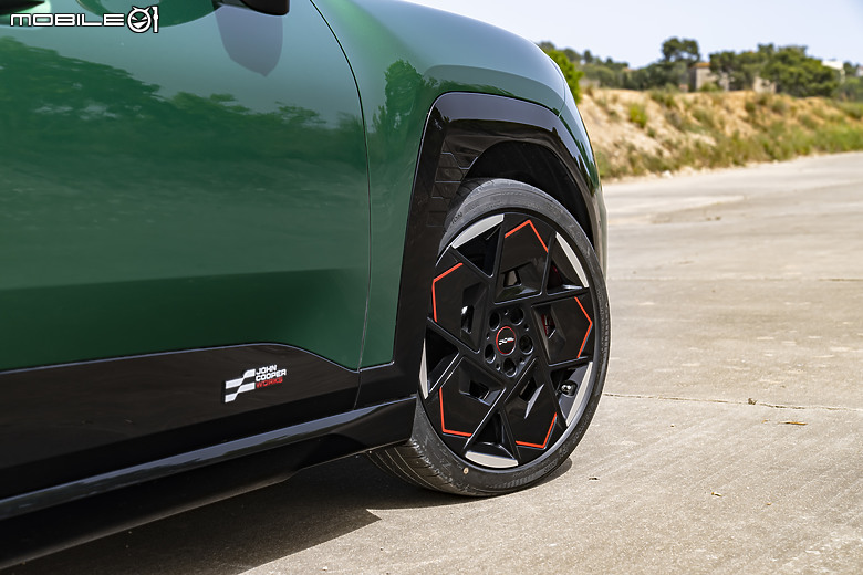 【2024巴黎車展】MINI JCW Electric/Aceman連袂亮相，新一代純電小鋼砲、性能小休旅誕生！