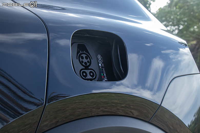 Porsche Macan 純電大改款試駕｜重新定義純電休旅的操控天花板！