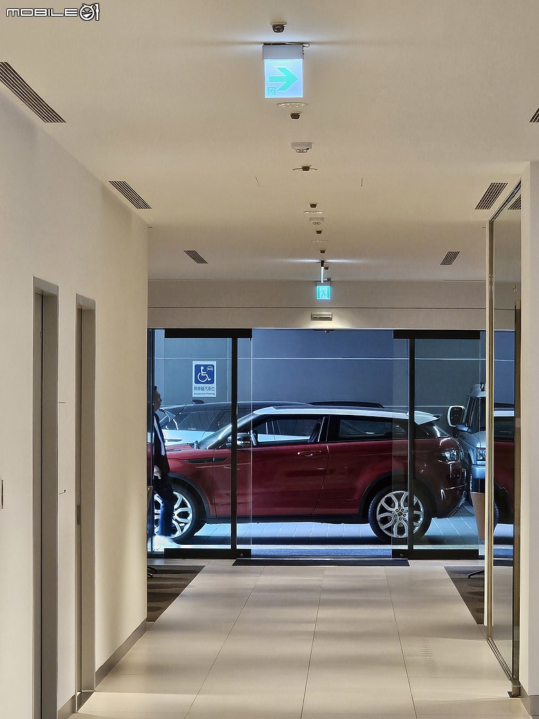 Range Rover Sport 黯影版試駕|限量50部,充滿神秘感的黑化魅力!