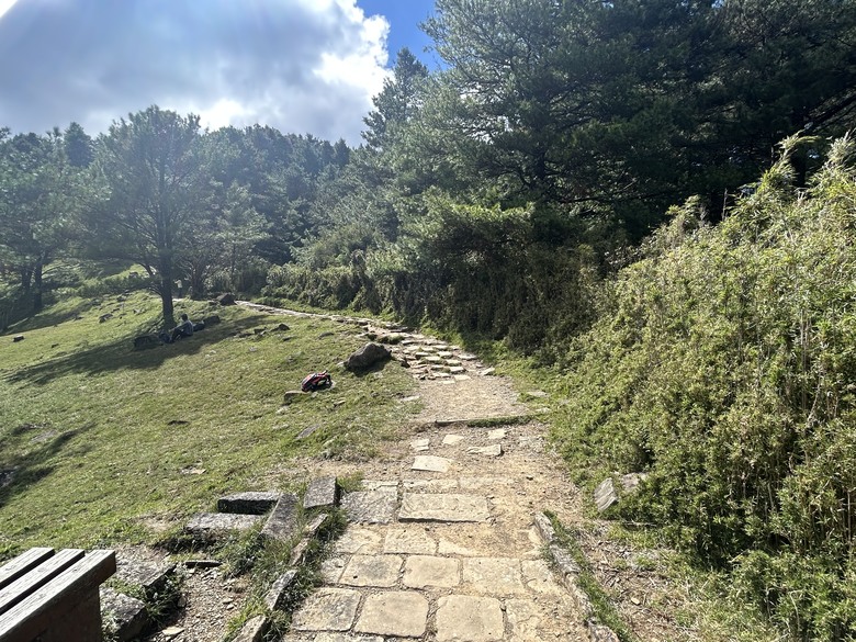 登麟趾山 朝聖台灣之巔玉山