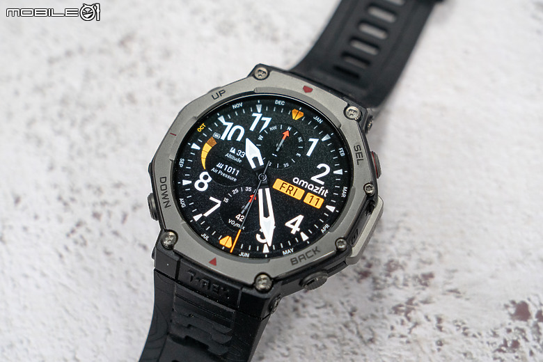 華米 Amazfit T-Rex 3 軍規運動手錶｜風格硬派，專為戶外探險而生！