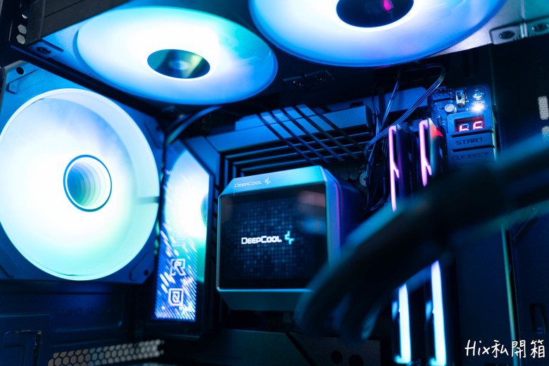 自帶高解析螢幕 DEEPCOOL MYSTIQUE 360