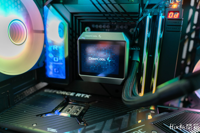 點我看大圖 自帶高解析螢幕 DEEPCOOL MYSTIQUE 360