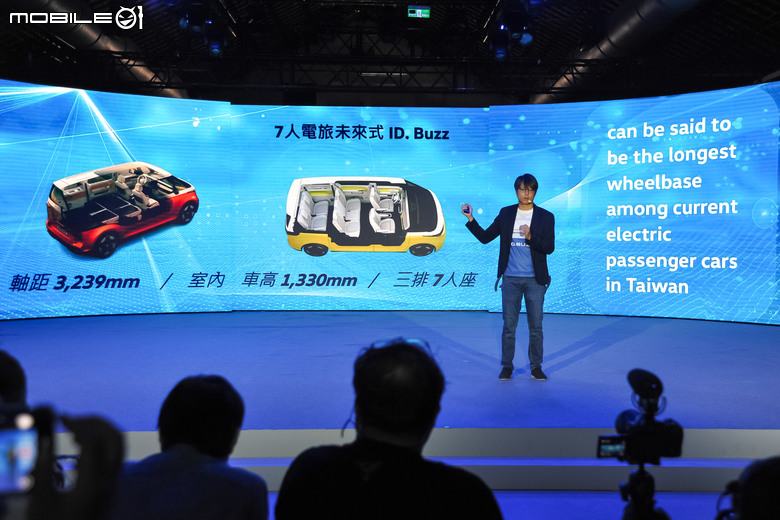 福斯商旅 Volkswagen ID.Buzz 正式上市|單色版239.8萬元、雙色版限時優惠加價8.8萬元!