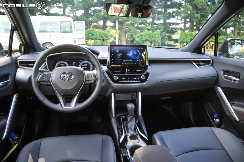 Toyota Corolla Cross 油電旗艦版試駕|內外的小地方升級、繼續成就神車的地位!