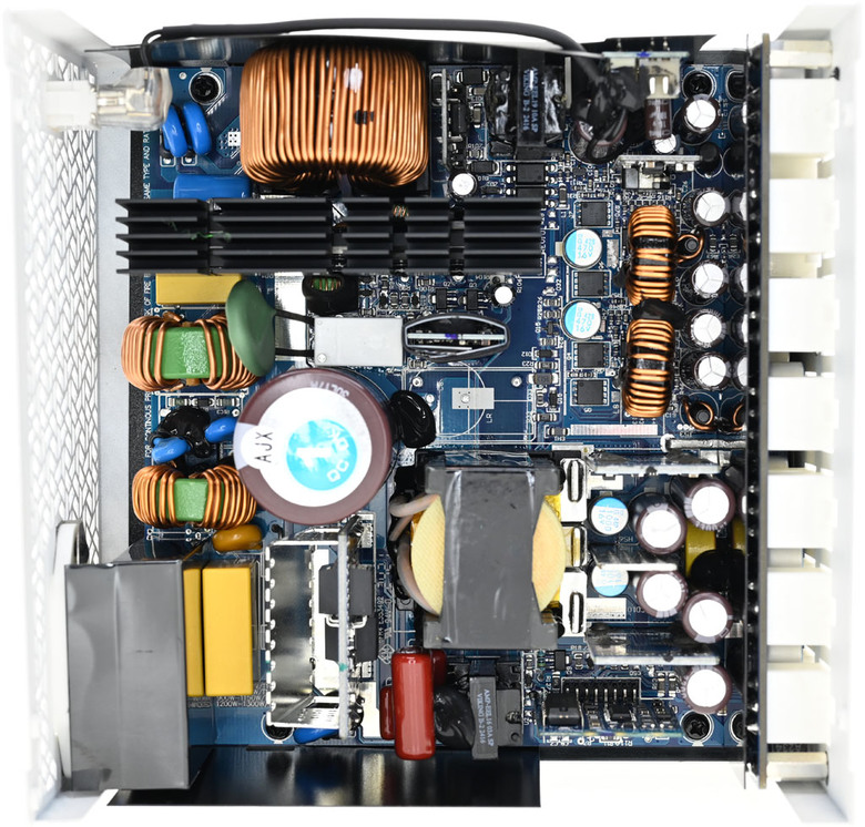 Super Flower振華LEADEX VII PRO 1000W白金全模組化電源開箱