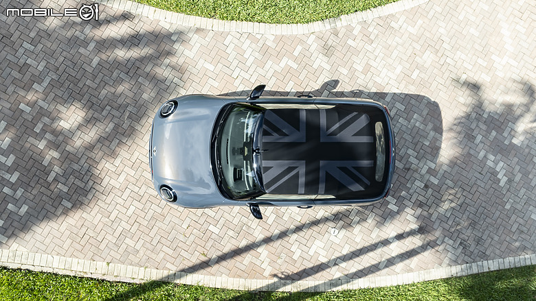 【海外新訊】MINI Cooper Convertible正式亮相,18秒開篷、全新內裝佈局!
