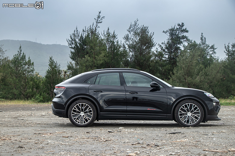 Porsche Macan 純電大改款試駕｜重新定義純電休旅的操控天花板！
