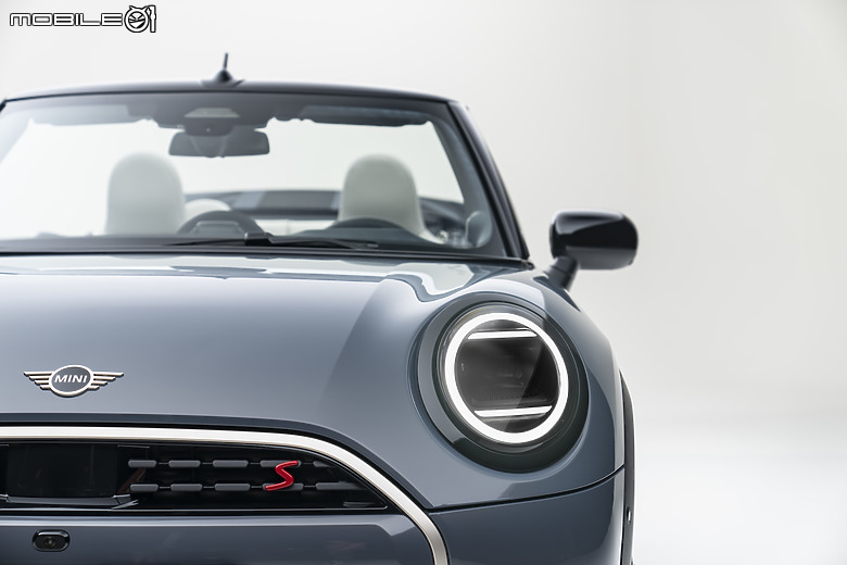 【海外新訊】MINI Cooper Convertible正式亮相,18秒開篷、全新內裝佈局!