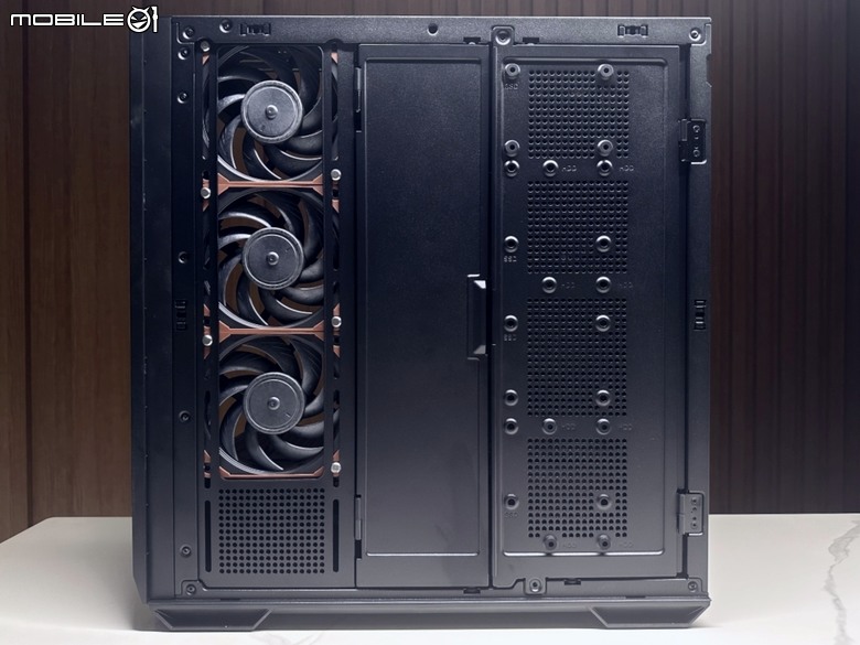 無光黑色信仰貓頭鷹 ft. Antec C7 ARGB