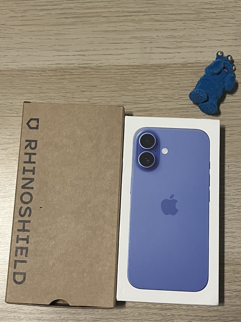 藍色控的福音:開箱iPhone16湛海藍&犀牛盾jellytint!