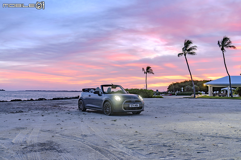 【海外新訊】MINI Cooper Convertible正式亮相,18秒開篷、全新內裝佈局!
