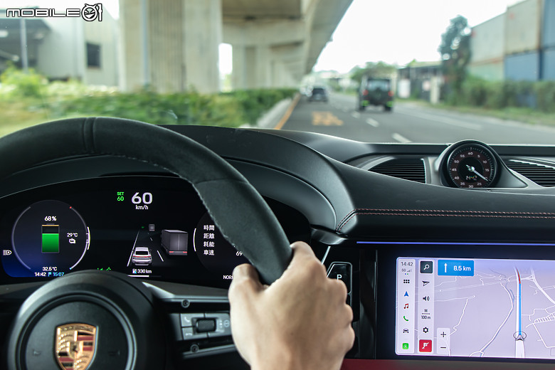 Porsche Macan 純電大改款試駕｜重新定義純電休旅的操控天花板！