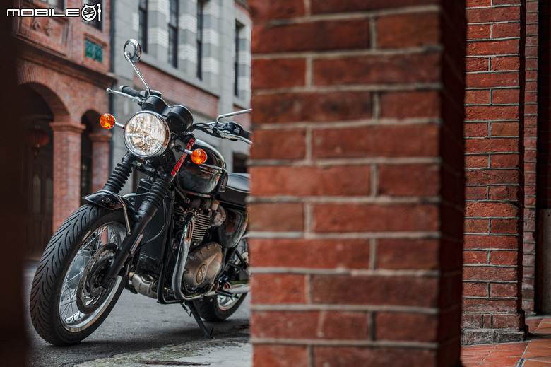 TRIUMPH Bonneville T120 試駕｜何謂經典？我就是經典！