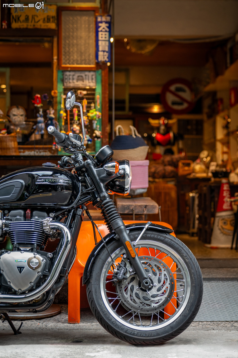 TRIUMPH Bonneville T120 試駕|何謂經典?我就是經典!