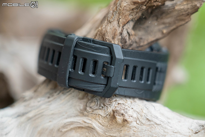 華米 Amazfit T-Rex 3 軍規運動手錶｜風格硬派，專為戶外探險而生！