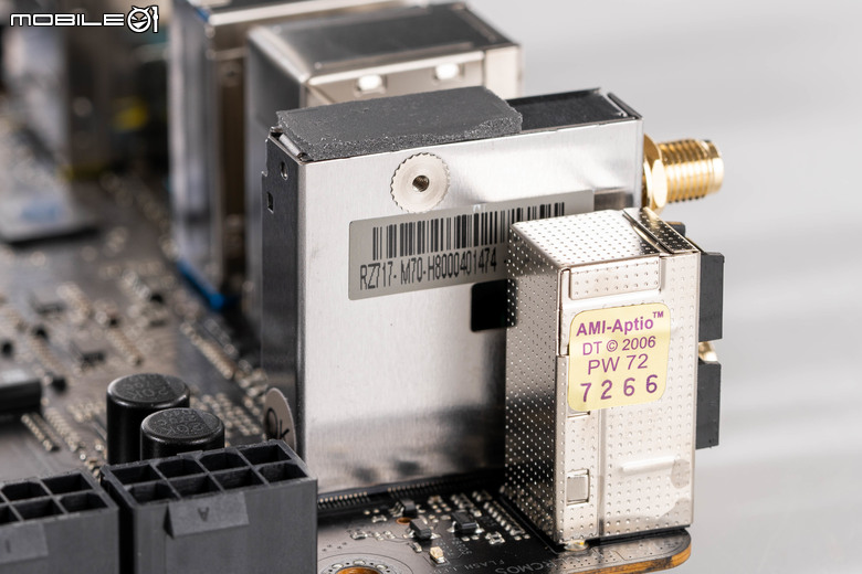 ASRock X870E Taichi 主機板開箱實測 以低調沉穩設計提供強大擴充性能
