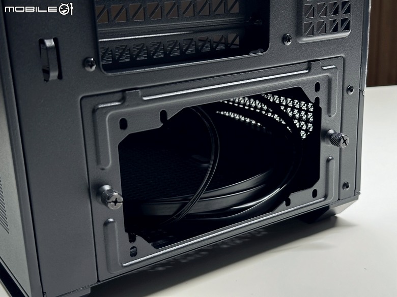 無光黑色信仰貓頭鷹 ft. Antec C7 ARGB