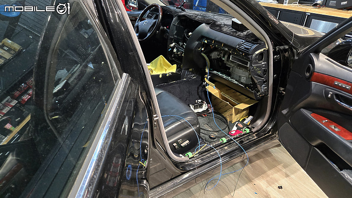 LEXUS LS460 音響無法開機