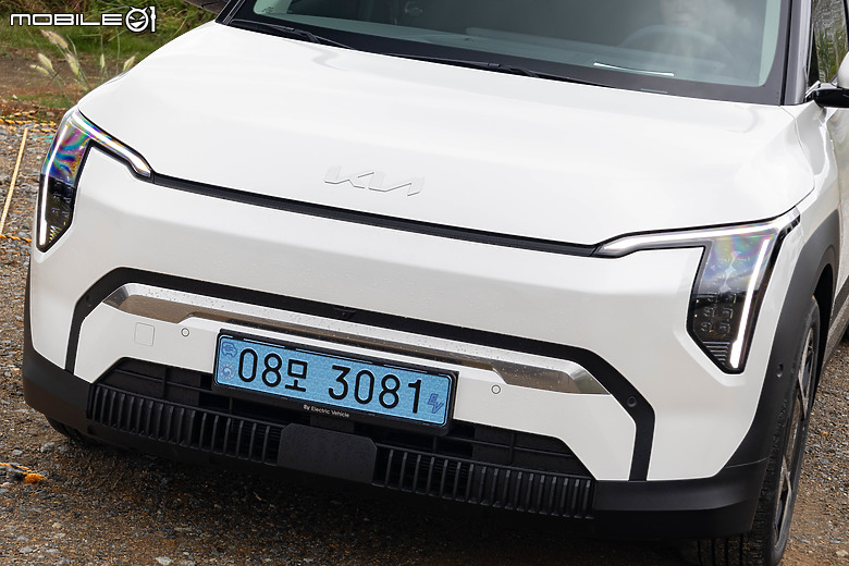 Kia EV3 韓國試駕｜重量級純電小休旅，宛如縮小版EV9真的很有料！