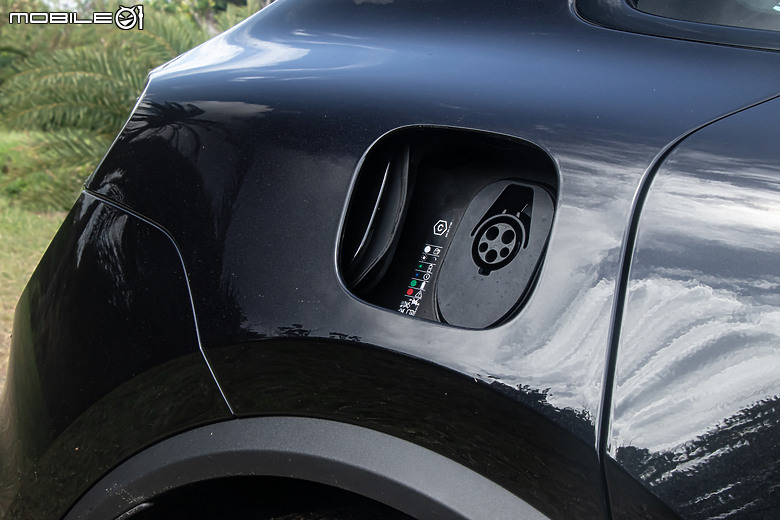 Porsche Macan 純電大改款試駕｜重新定義純電休旅的操控天花板！