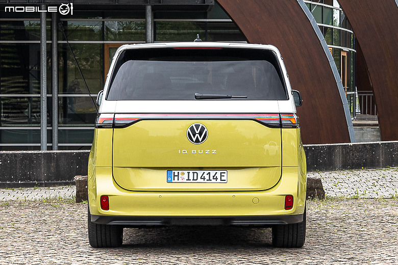 Volkswagen ID.Buzz 德國試駕|滿滿創意、處處討喜的純電七人小巴!