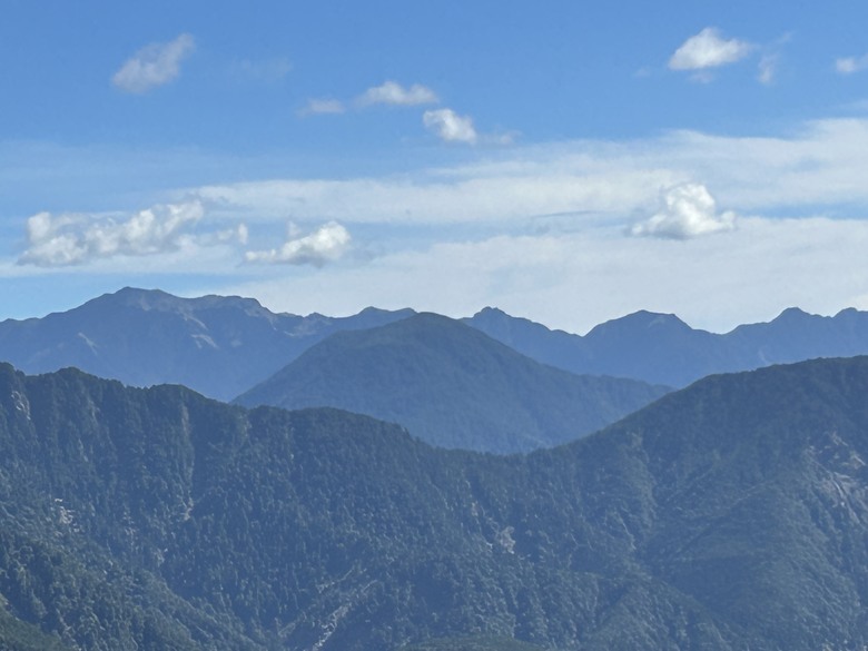 登麟趾山 朝聖台灣之巔玉山