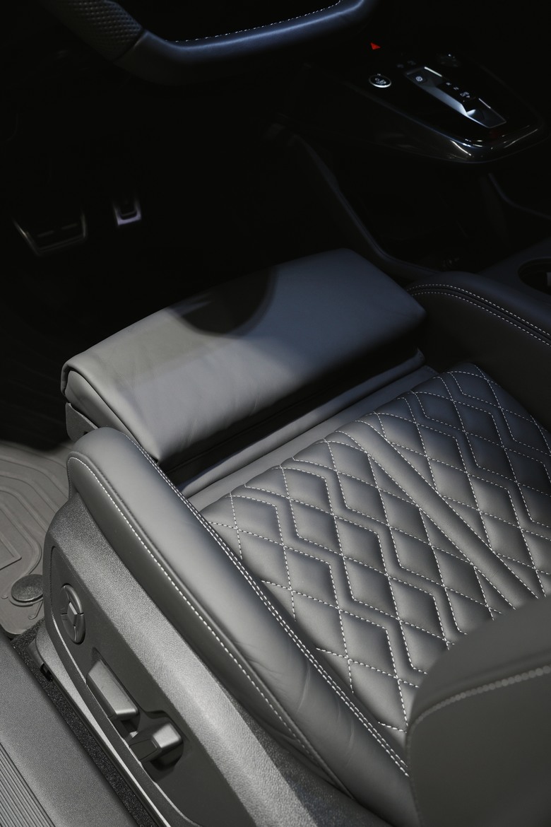Audi Q4 Sportback e-tron 55 quattro S line｜金屬澈蔚藍 Geyser Blue 5Y｜交車照片分享