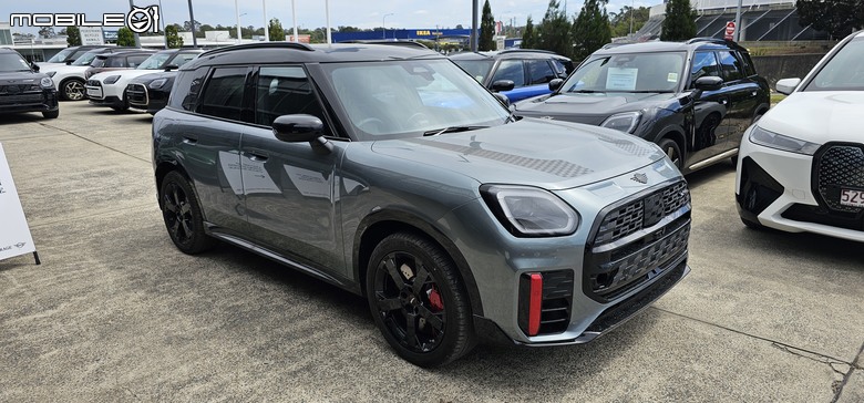 (意外的) 小開箱 - U25 JCW 大鄉民