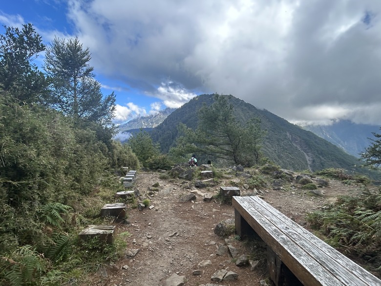登麟趾山 朝聖台灣之巔玉山