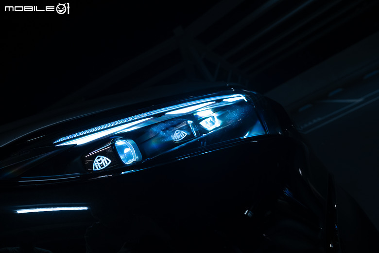 Mercedes-Maybach EQS 680 SUV Night Series 試駕｜黑夜裡更閃亮動人的電動休旅旗艦！