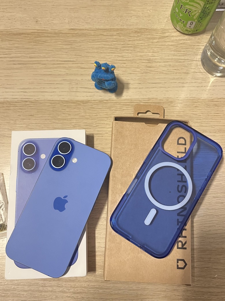 藍色控的福音:開箱iPhone16湛海藍&犀牛盾jellytint!