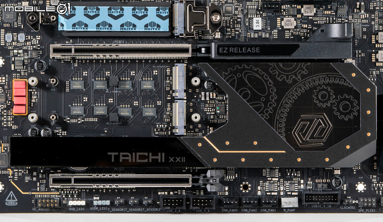 ASRock X870E Taichi 主機板開箱實測 以低調沉穩設計提供強大擴充性能