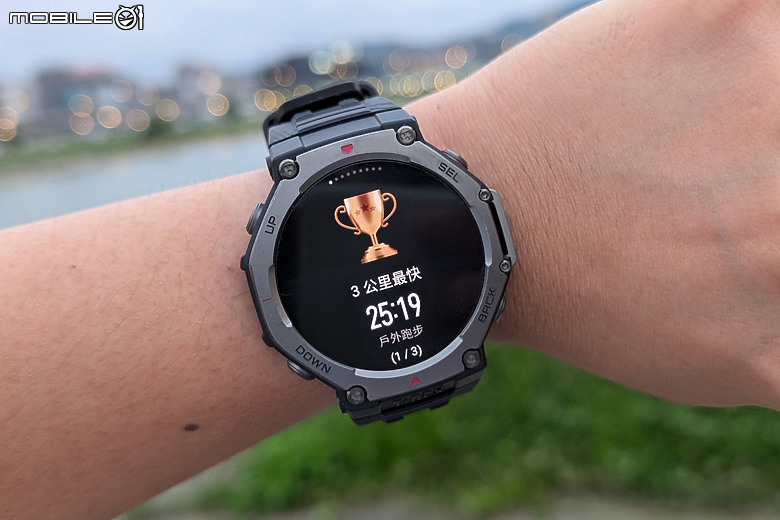 華米 Amazfit T-Rex 3 軍規運動手錶｜風格硬派，專為戶外探險而生！